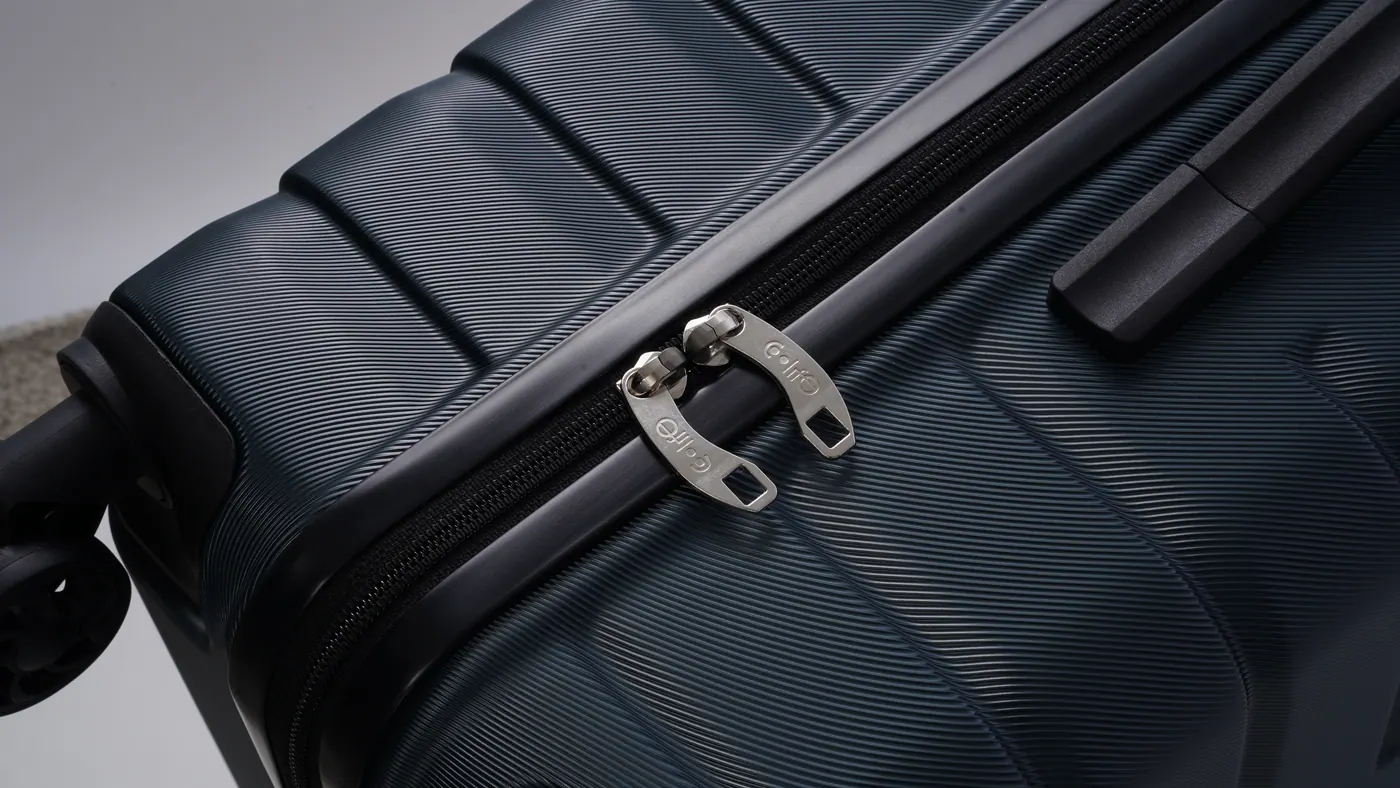 Coolife expandable luggage zipper detail